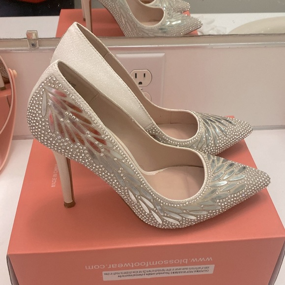 ✨De Blossom Collection Heels - Picture 1 of 4